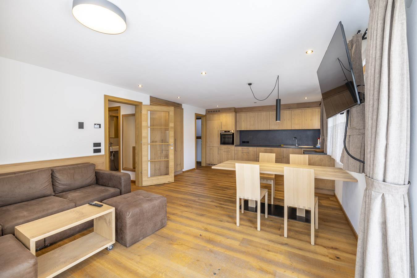 Exclusive apartment For Locals in San Leonardo