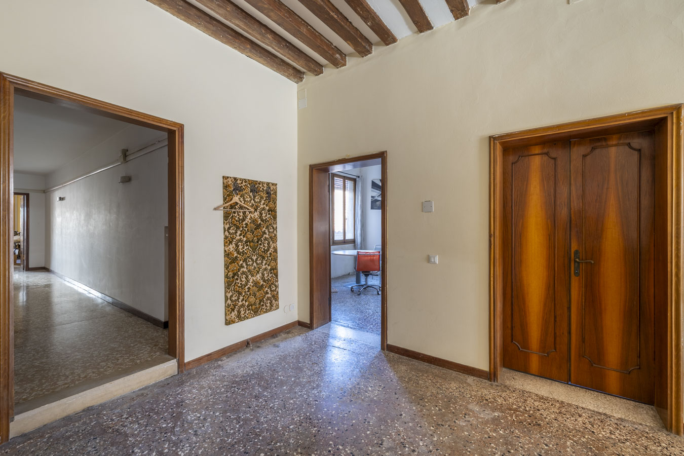 Luminosa proprietà da restaurare a San Polo