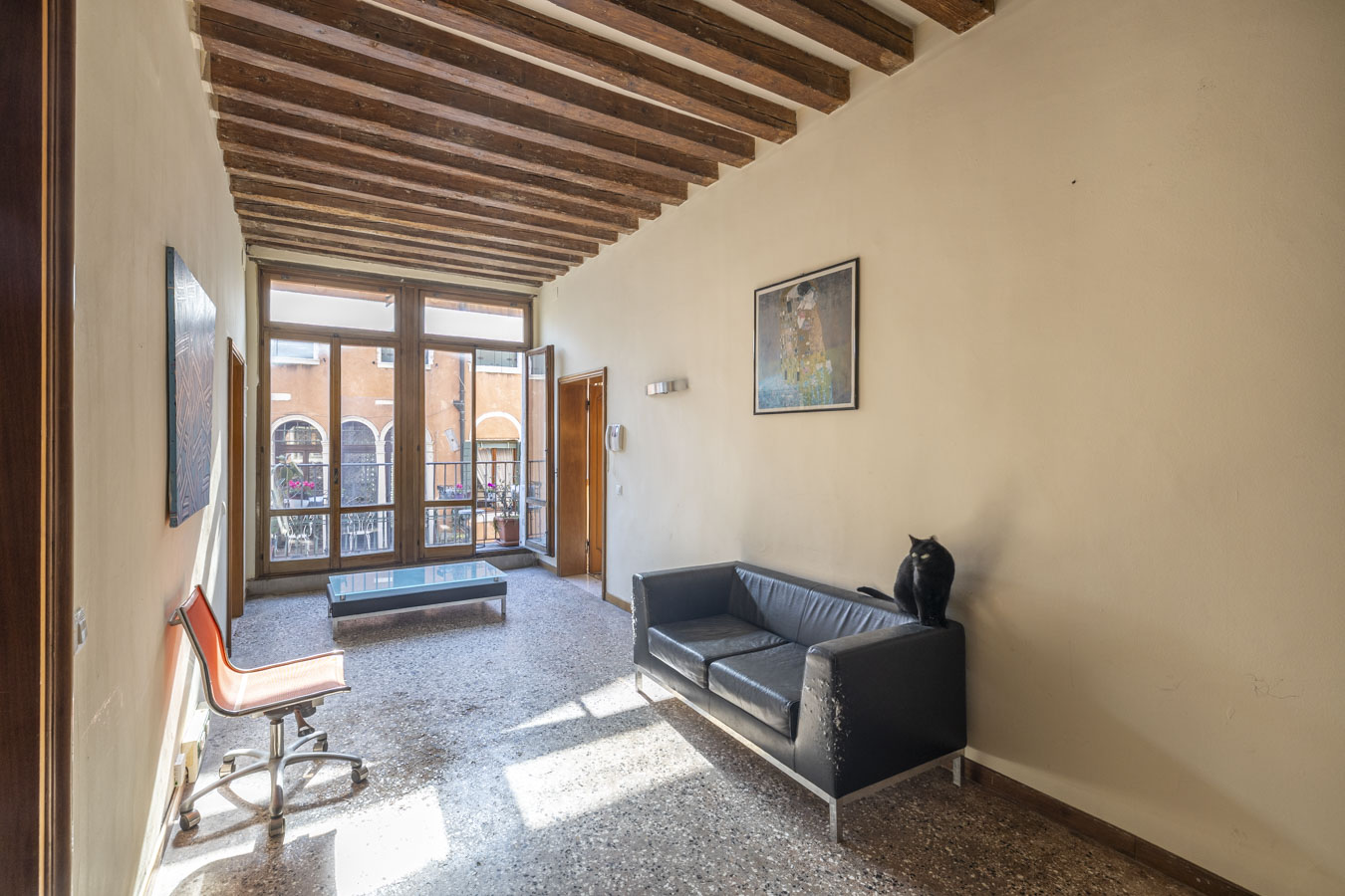 Luminosa proprietà da restaurare a San Polo