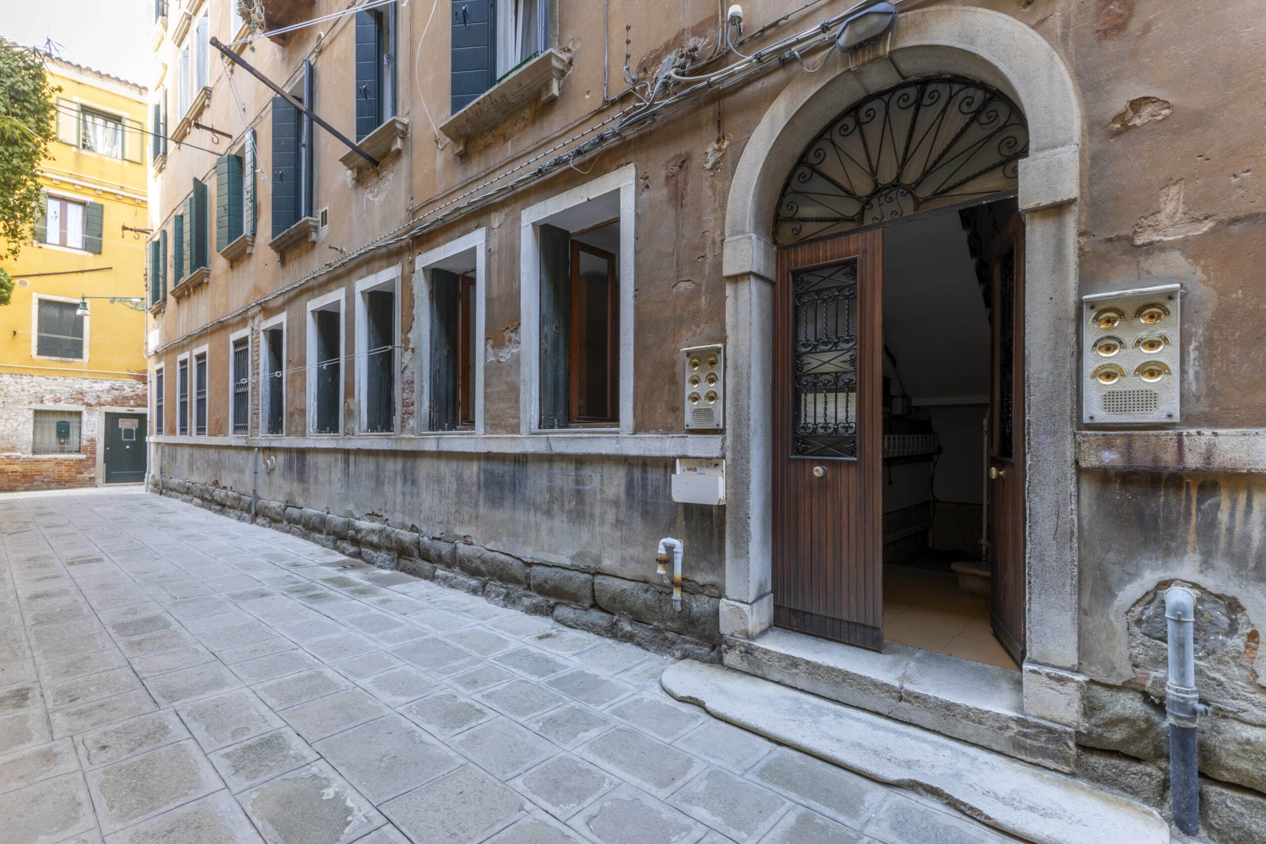 Spazioso appartamento da ristrutturare a Cannaregio