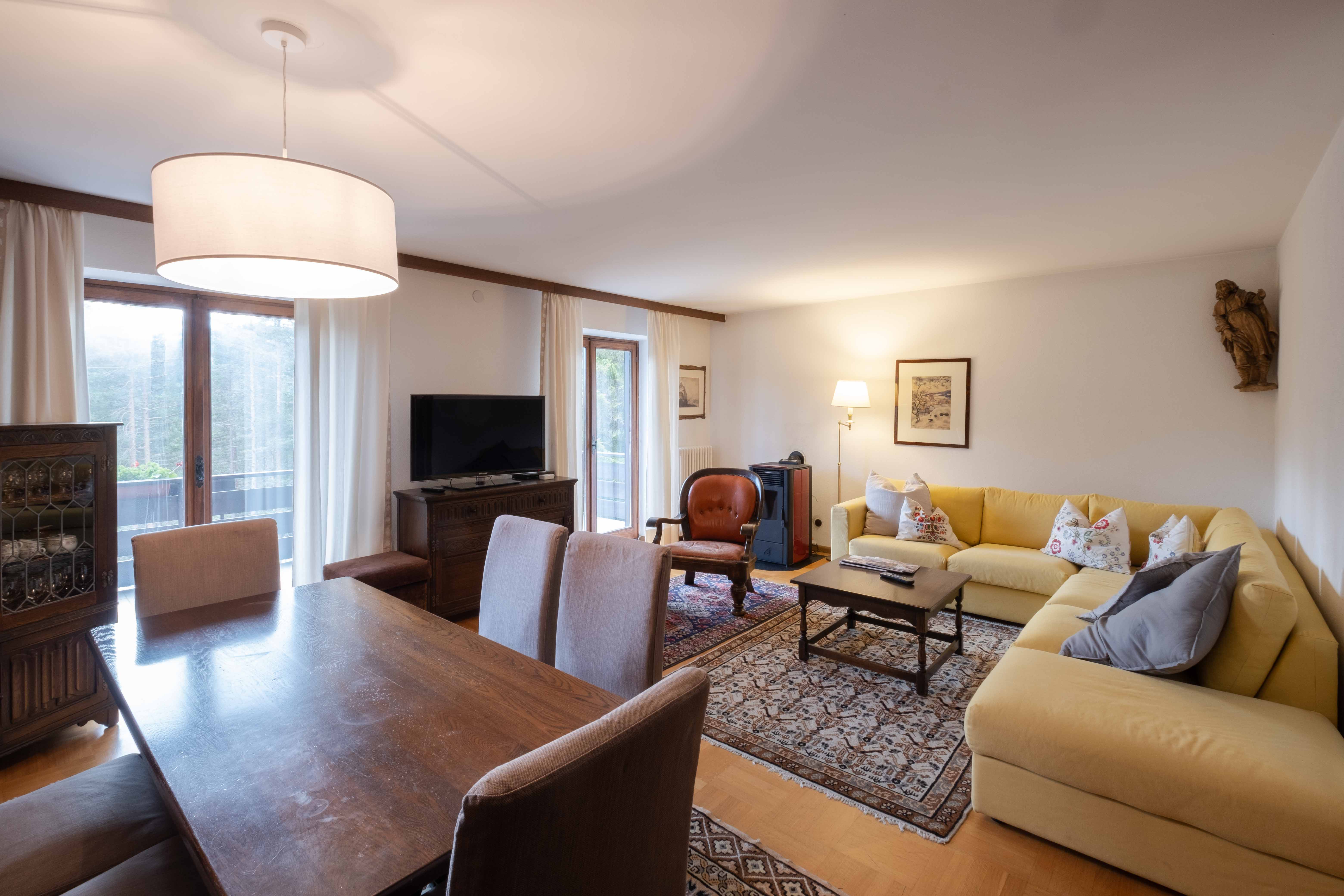 Sun-filled apartment in the heart of Armentarola Park