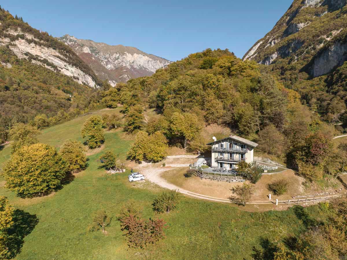Proprietà con accesso diretto al Lago di Tenno