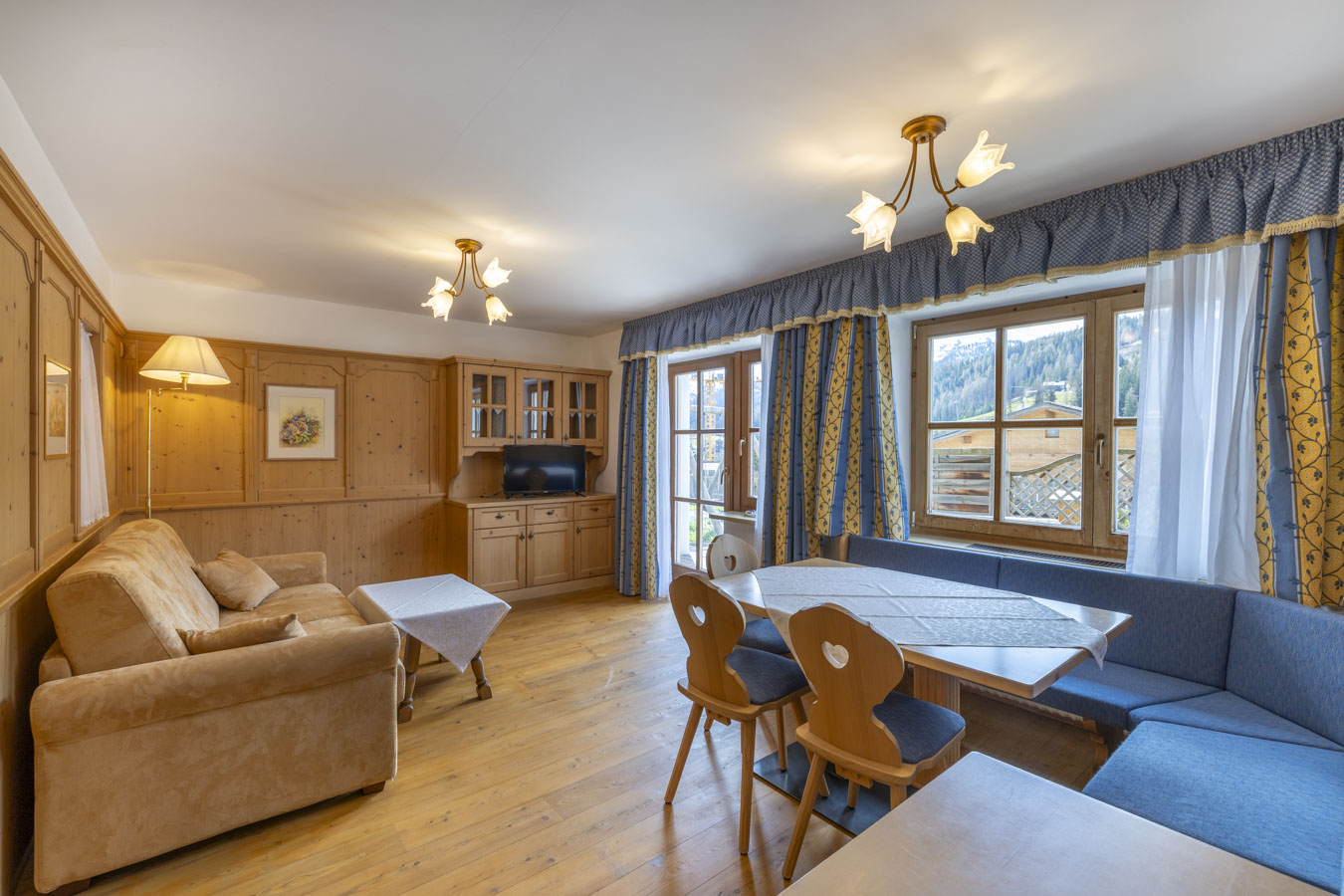 Luminoso appartamento in residence a San Cassiano