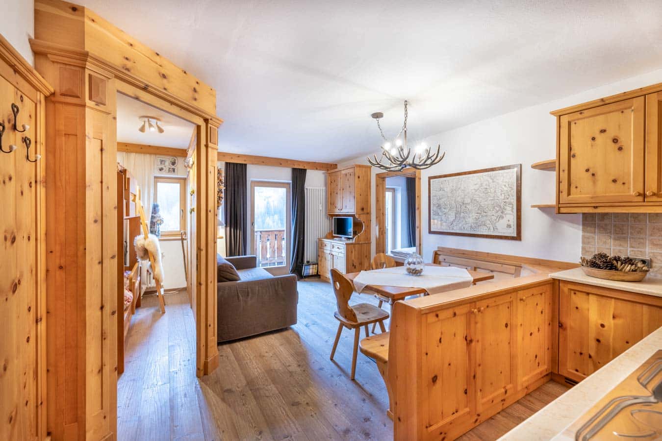 Tyrolean-style apartment in a condo hotel in San Cassiano