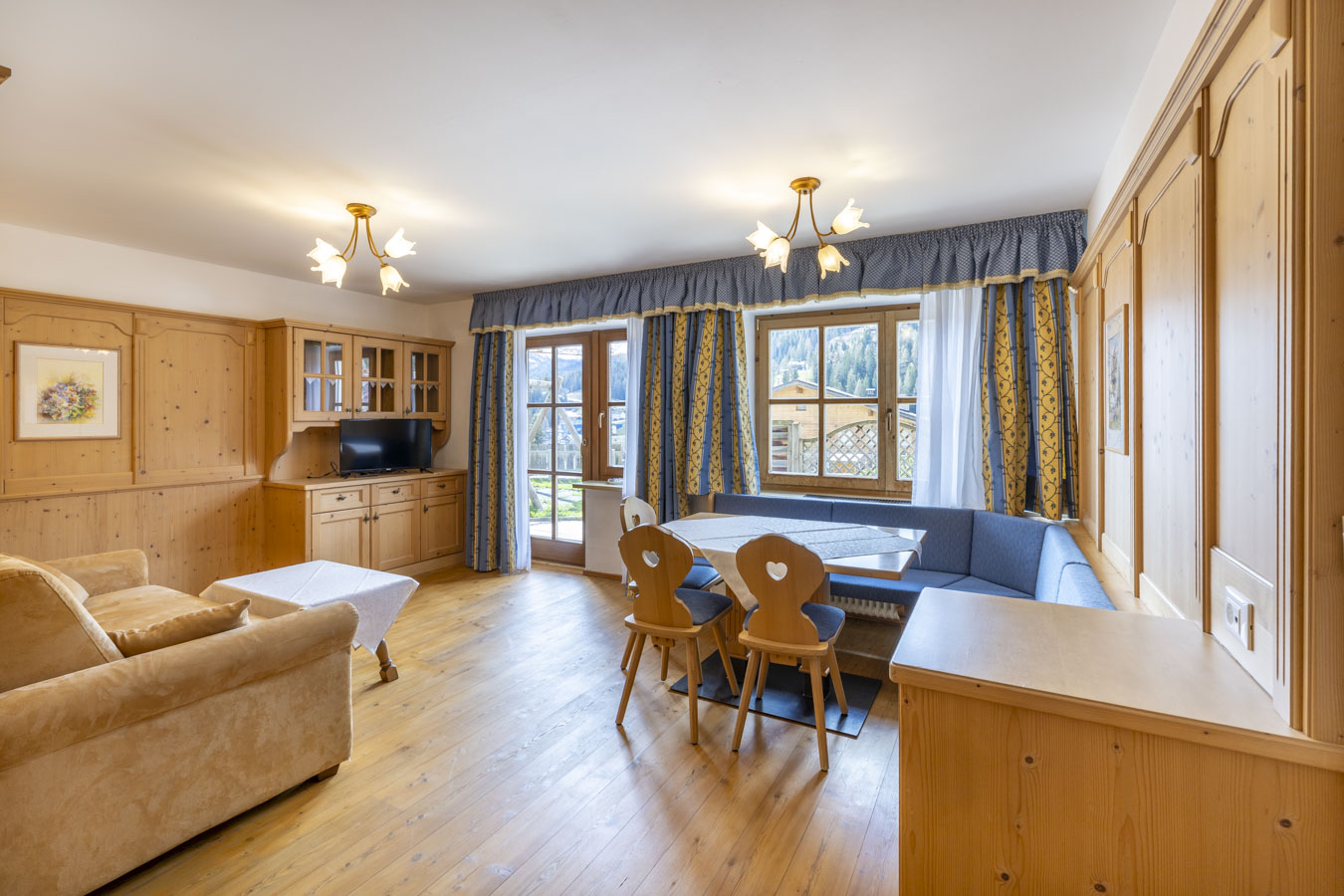 Luminoso appartamento in residence a San Cassiano