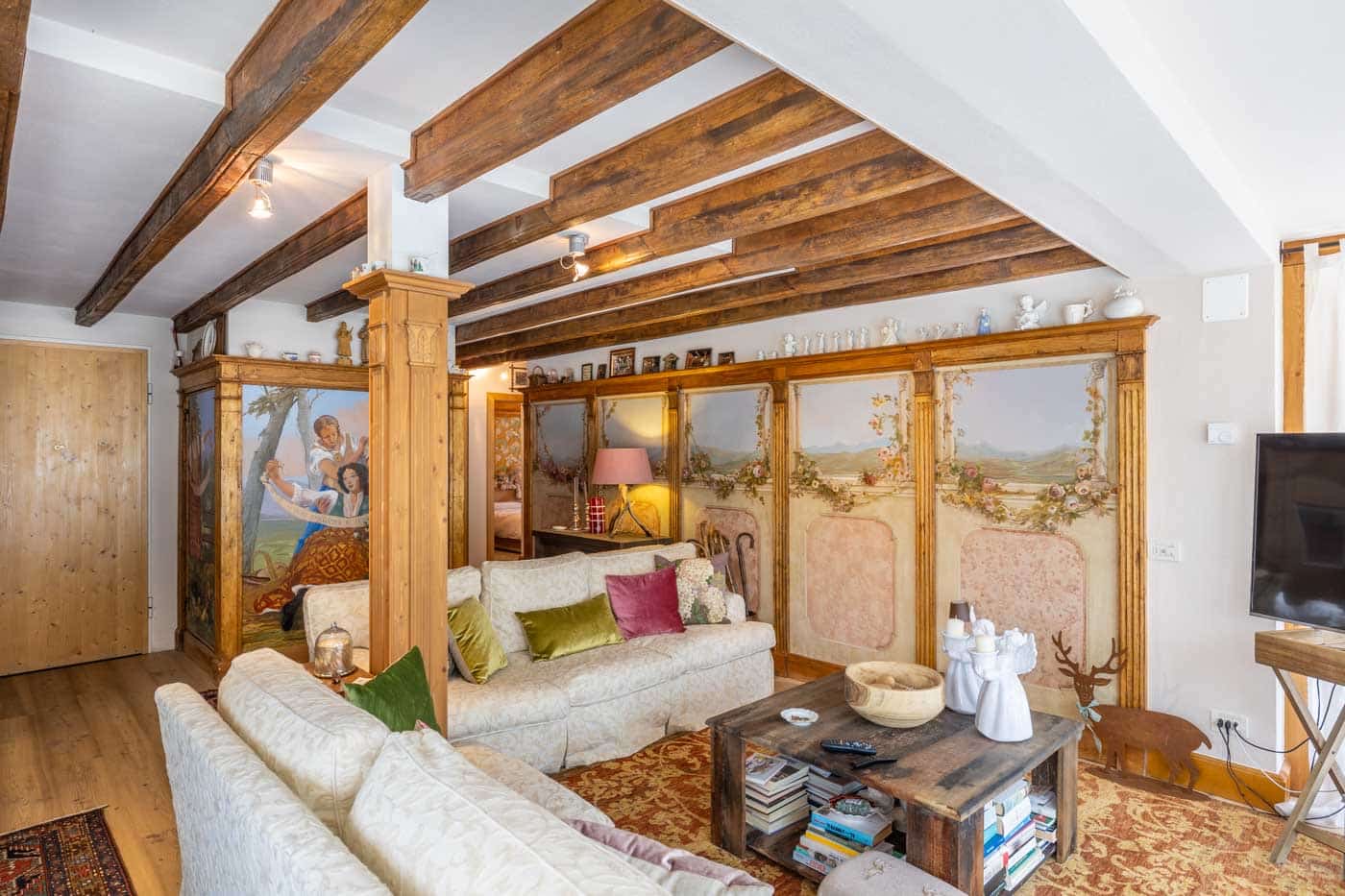 Exquisite two-bedroom apartment in San Cassiano