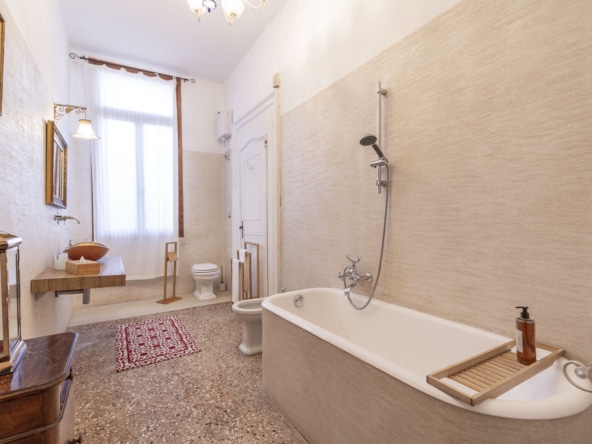 Bagno con vasca