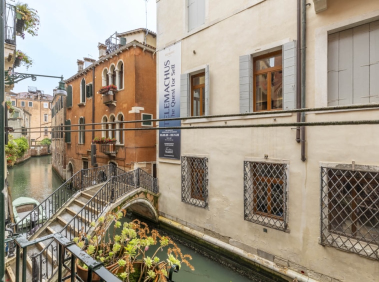 Vista verso il ponte