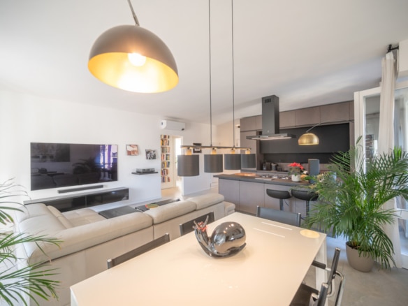 Elegante Attico a Bardolino