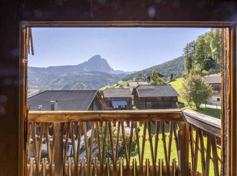 Balcone sottotetto sopra Ing