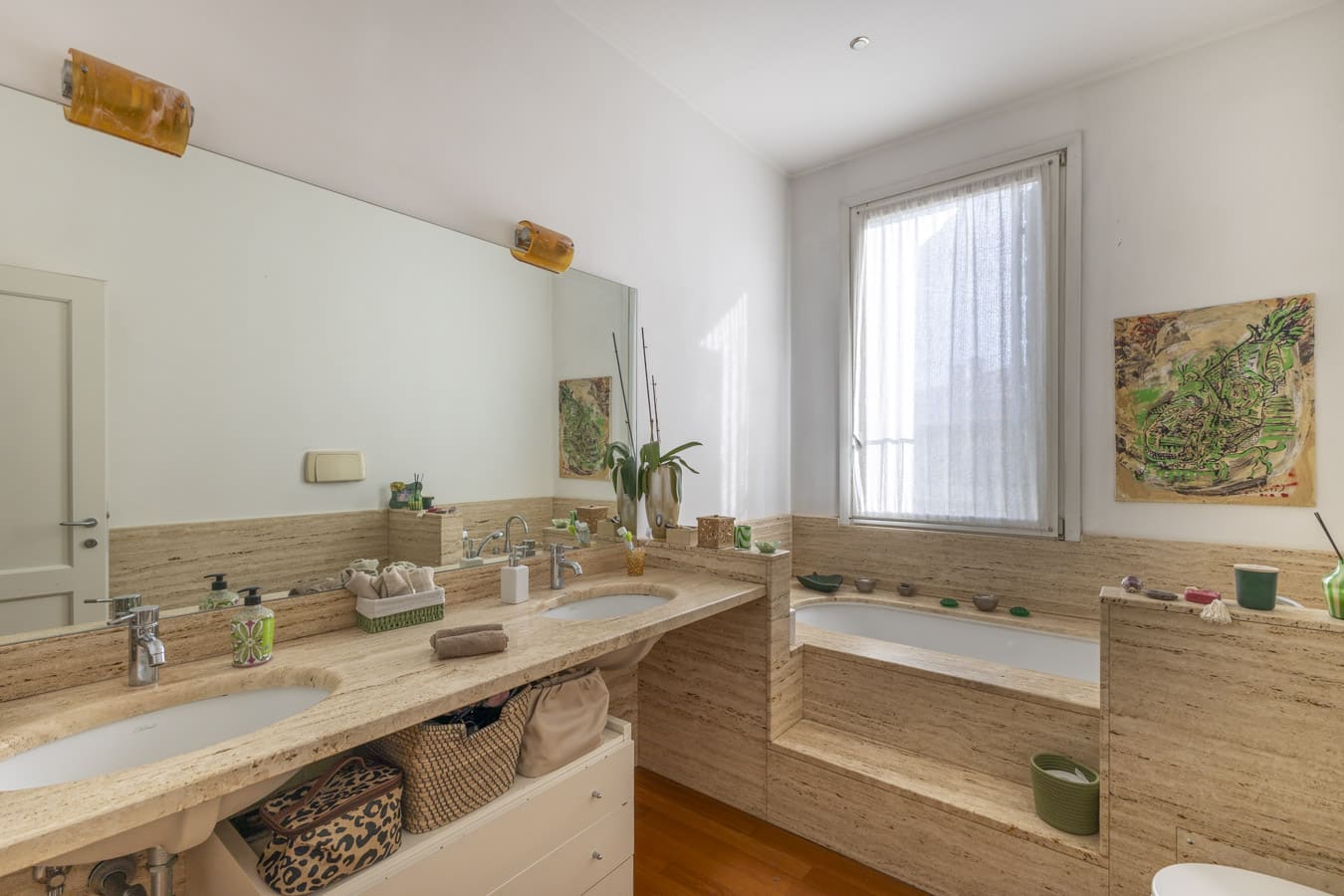 Secondo bagno in travertino